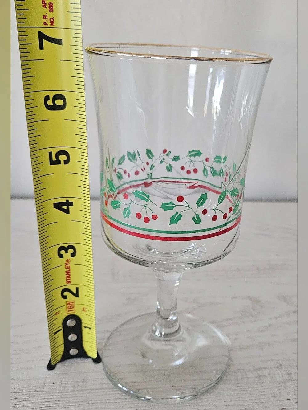 Libbey Holly Berry Gold Rim Water Wine Goblet Glasses Christmas Set Of 4